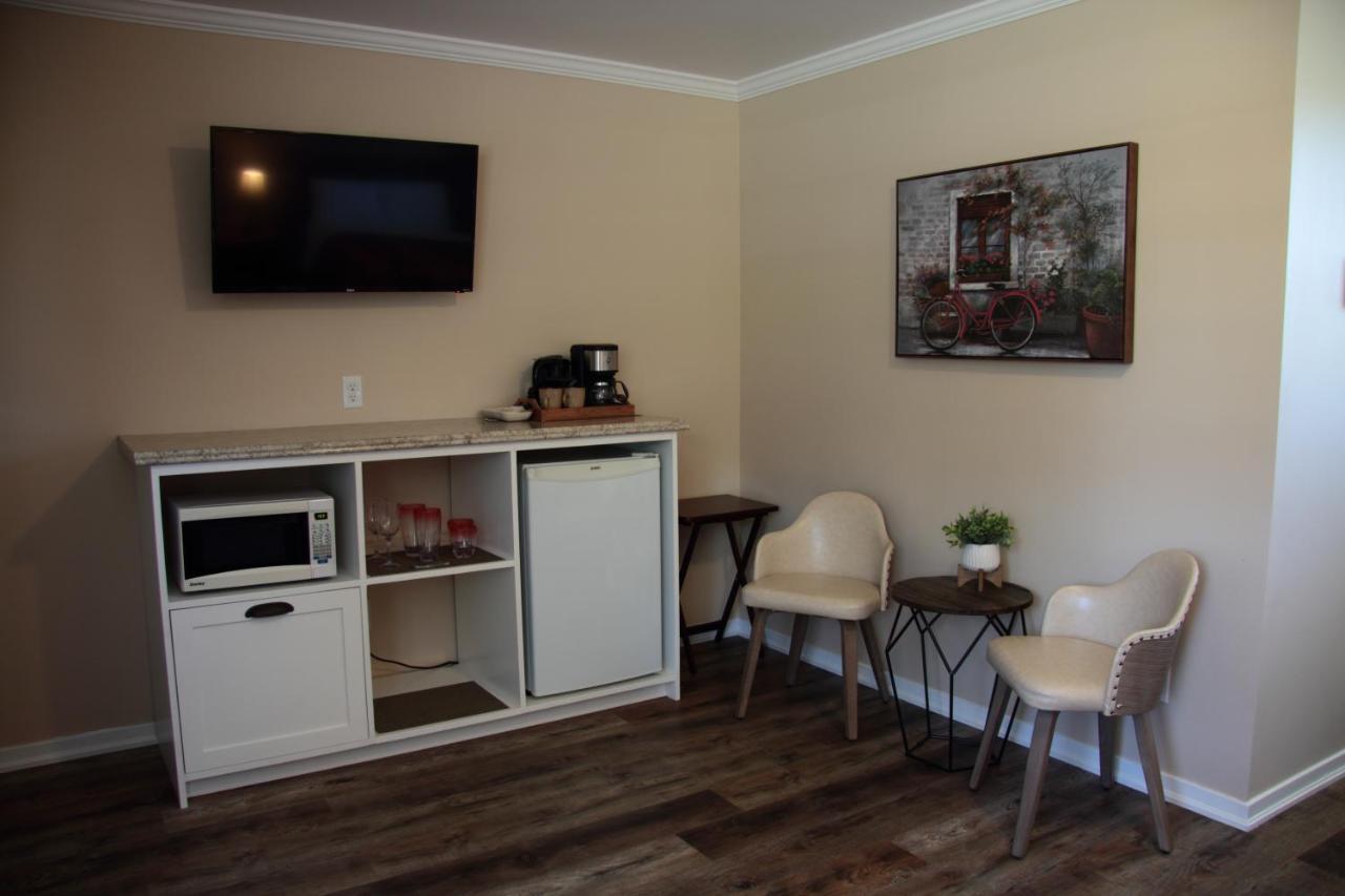 Carleton Inn & Cottages Bridgetown Bagian luar foto